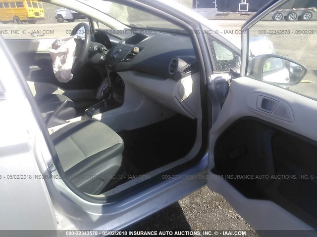 3FADP4AJ9DM202940 - 2013 FORD FIESTA S SILVER photo 5