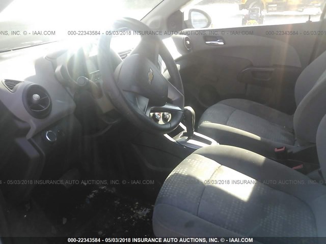 1G1JA5SHXC4210662 - 2012 CHEVROLET SONIC LS 白色 照片 5