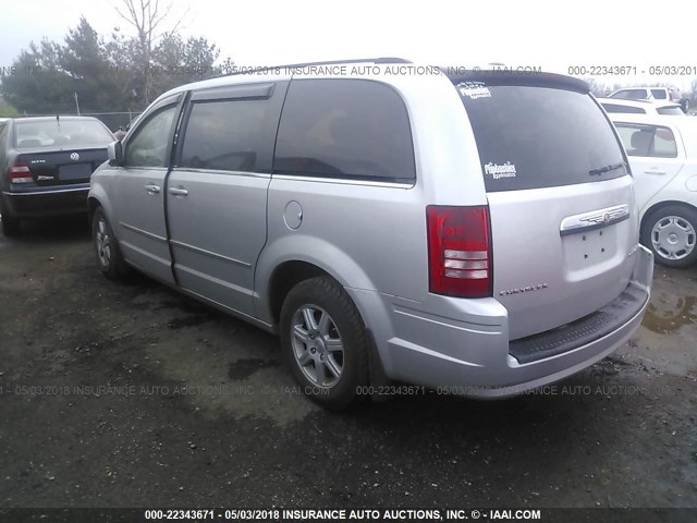 2A4RR5D16AR176484 - 2010 CHRYSLER TOWN & COUNTRY TOURING SILVER photo 3