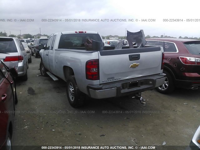 1GC2CVCG8DZ389915 - 2013 CHEVROLET SILVERADO C2500 HEAVY DUTY SILVER photo 3