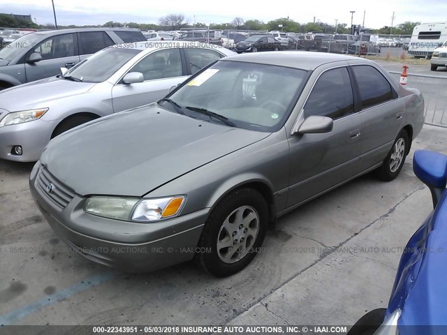 JT2BF22KXX0216121 - 1999 TOYOTA CAMRY LE/XLE 金色 照片 2