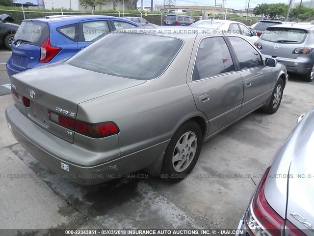JT2BF22KXX0216121 - 1999 TOYOTA CAMRY LE/XLE GOLD photo 4