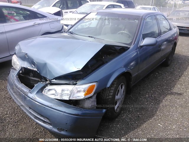 4T1BG22K81U795318 - 2001 TOYOTA CAMRY CE/LE/XLE BLUE photo 2