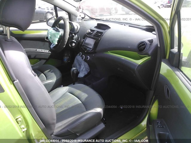 KL8CD6S95FC755046 - 2015 CHEVROLET SPARK 1LT GREEN photo 5