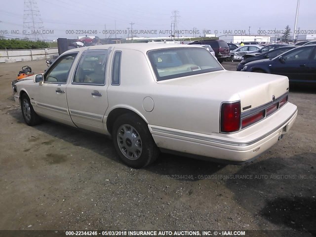 1LNLM83W1VY641307 - 1997 LINCOLN TOWN CAR CARTIER WHITE photo 3