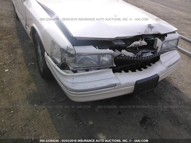 1LNLM83W1VY641307 - 1997 LINCOLN TOWN CAR CARTIER WHITE photo 6