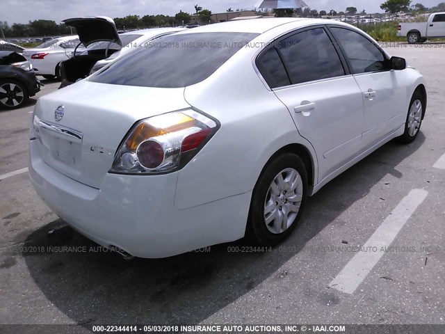 1N4AL2AP4BC151997 - 2011 NISSAN ALTIMA S WHITE photo 4