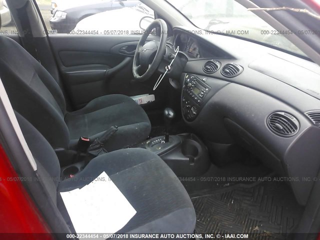 1FAFP33PXYW421478 - 2000 FORD FOCUS LX RED photo 5