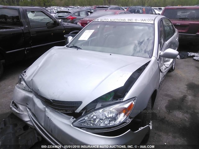 4T1BE32KX4U789441 - 2004 TOYOTA CAMRY LE/XLE/SE 银色 照片 2