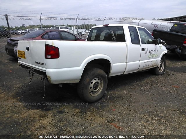 1GCDT19X238223225 - 2003 CHEVROLET S TRUCK S10 WHITE photo 4