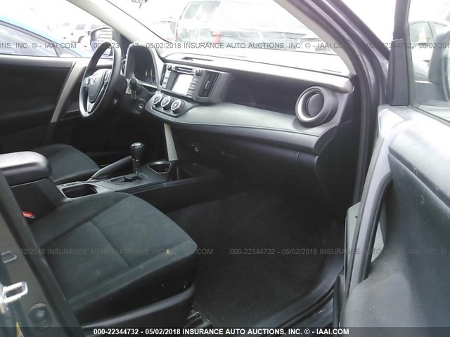 2T3ZFREVXGW273127 - 2016 TOYOTA RAV4 LE GRAY photo 5