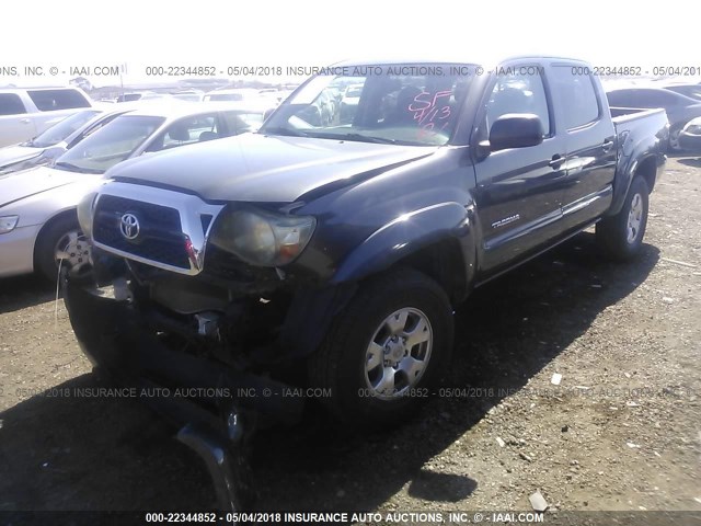 3TMJU4GN9BM112216 - 2011 TOYOTA TACOMA DOUBLE CAB PRERUNNER GRAY photo 2
