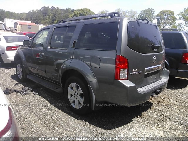 5N1AR18U55C785947 - 2005 NISSAN PATHFINDER LE/SE/XE GRAY photo 3