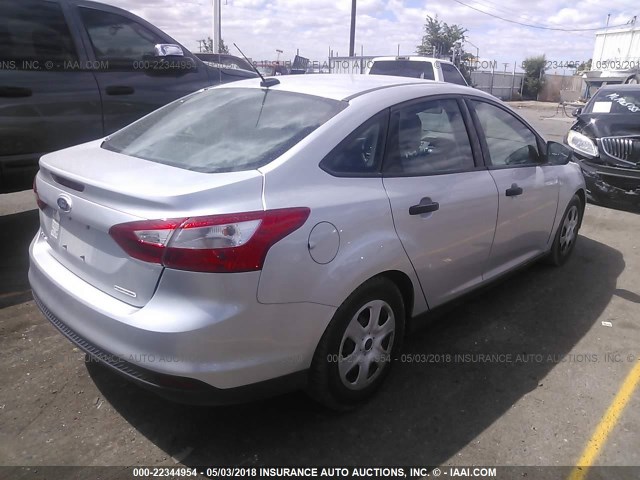 1FADP3E2XEL330264 - 2014 FORD FOCUS S SILVER photo 4