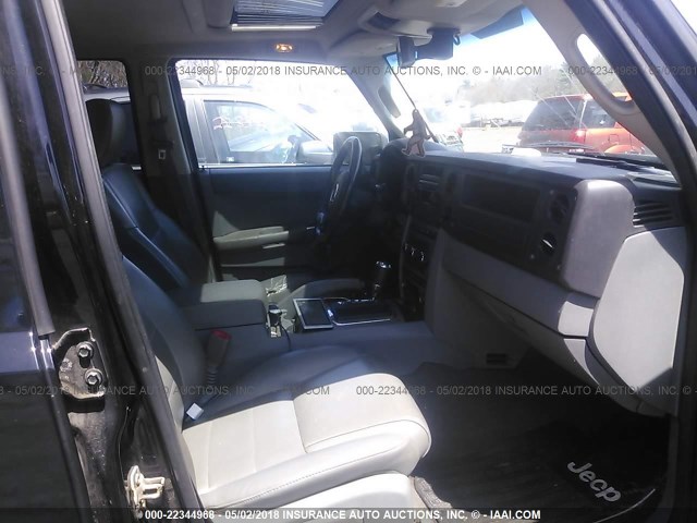 1J8HG48K77C501450 - 2007 JEEP COMMANDER BLACK photo 5