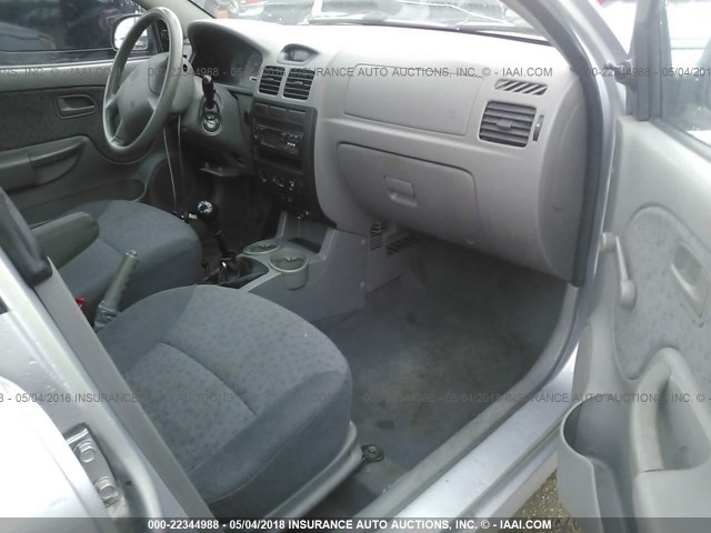 KNADC125X56402214 - 2005 KIA RIO SILVER photo 5