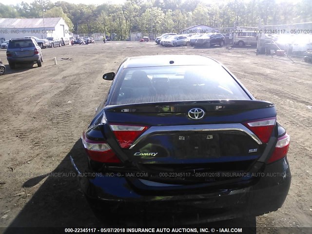 4T1BF1FK8GU218868 - 2016 TOYOTA CAMRY LE/XLE/SE/XSE Schwarz Foto 6