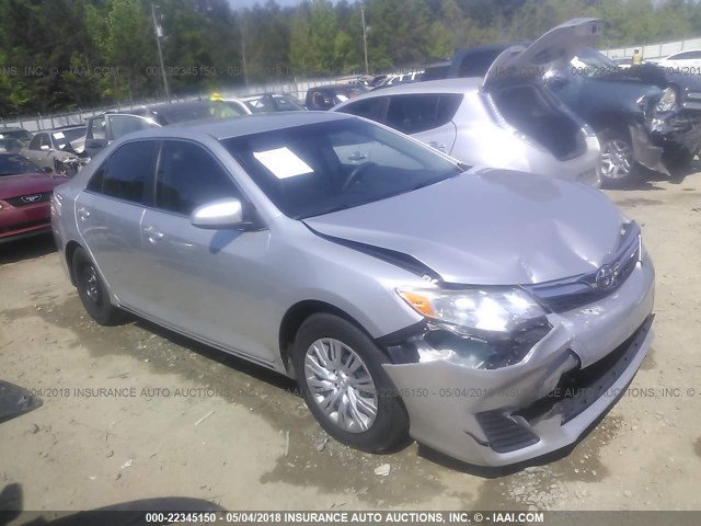 4T4BF1FK0ER404357 - 2014 TOYOTA CAMRY L/SE/LE/XLE SILVER photo 1