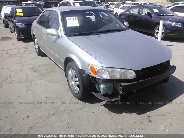 4T1BG22K21U798683 - 2001 TOYOTA CAMRY CE/LE/XLE 银色 照片 1