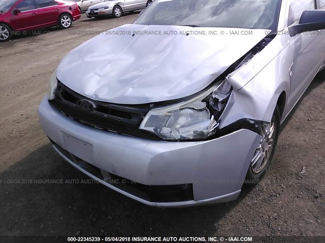 1FAHP35N78W136466 - 2008 FORD FOCUS SE/SEL/SES SILVER photo 6