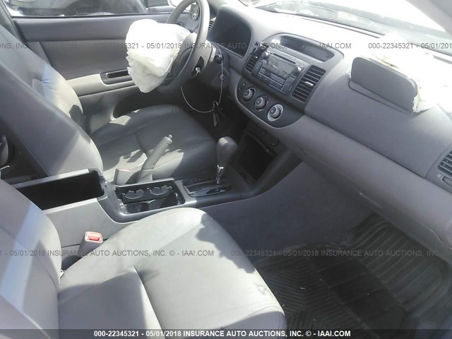4T1BE32K06U676438 - 2006 TOYOTA CAMRY LE/XLE/SE WHITE photo 5