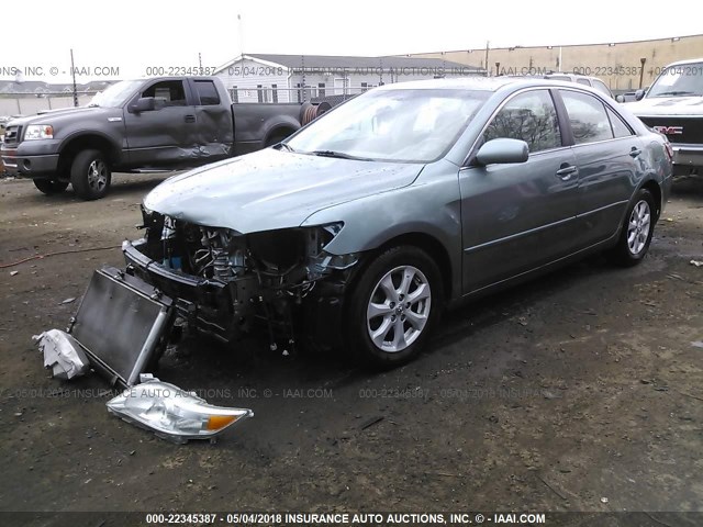 4T1BF3EK1AU576298 - 2010 TOYOTA CAMRY SE/LE/XLE 绿色 照片 2