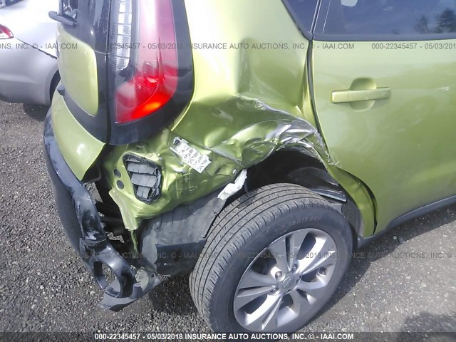 KNDJP3A58G7818590 - 2016 KIA SOUL + GREEN photo 6