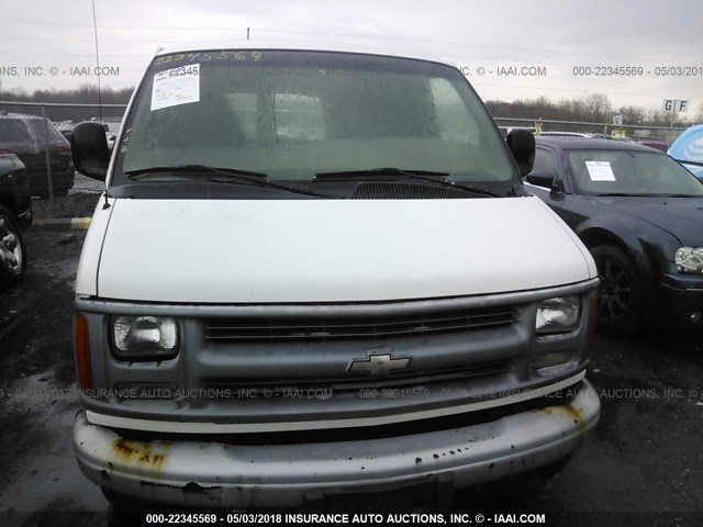 1GCFG15W111118076 - 2001 CHEVROLET EXPRESS G1500  WHITE photo 6