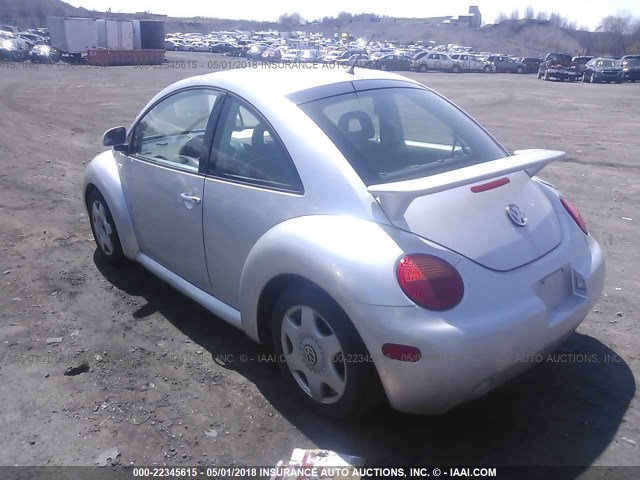 3VWDD21C3YM419251 - 2000 VOLKSWAGEN NEW BEETLE GLX 银色 照片 3