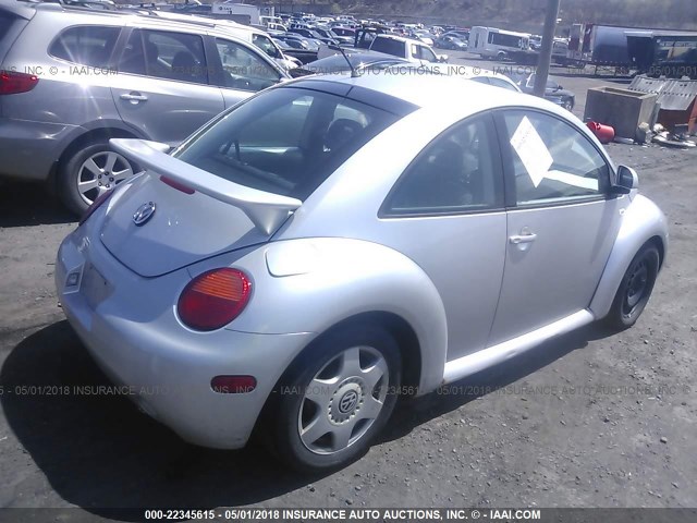 3VWDD21C3YM419251 - 2000 VOLKSWAGEN NEW BEETLE GLX 银色 照片 4