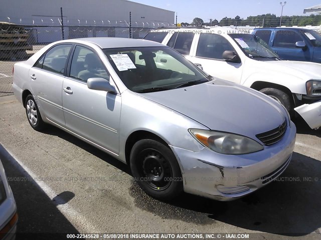 4T1BE32K42U630430 - 2002 TOYOTA CAMRY LE/XLE/SE ვერცხლისფერი ფოტო 1