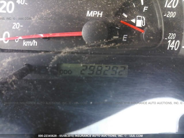 4T1BE32K42U630430 - 2002 TOYOTA CAMRY LE/XLE/SE ვერცხლისფერი ფოტო 7