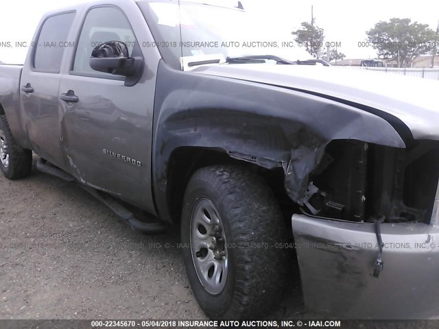 2GCEC13C771554207 - 2007 CHEVROLET SILVERADO C1500 CREW CAB GRAY photo 6