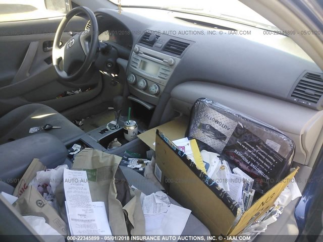 4T1BE46K49U370623 - 2009 TOYOTA CAMRY SE/LE/XLE BLUE photo 5