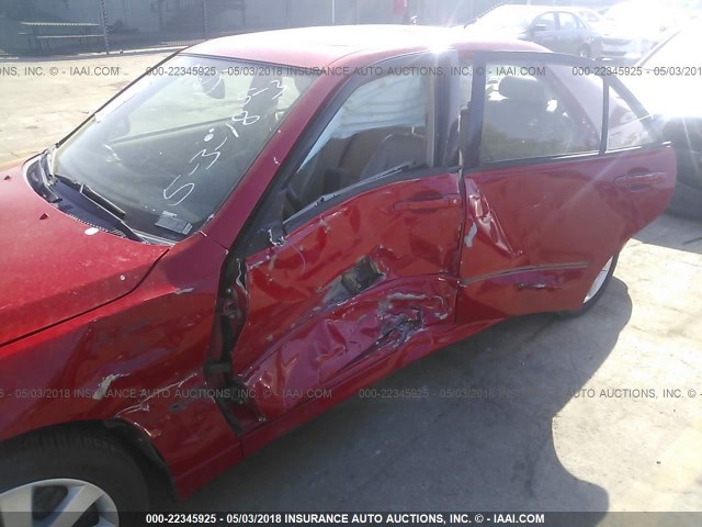 JTHBD192820034499 - 2002 LEXUS IS 300 RED photo 6