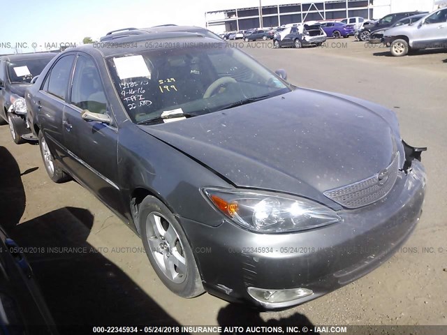 JTDBF32K020005919 - 2002 TOYOTA CAMRY LE/XLE/SE ნაცრისფერი ფოტო 1