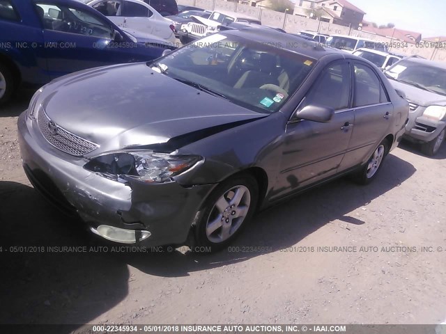 JTDBF32K020005919 - 2002 TOYOTA CAMRY LE/XLE/SE ნაცრისფერი ფოტო 2