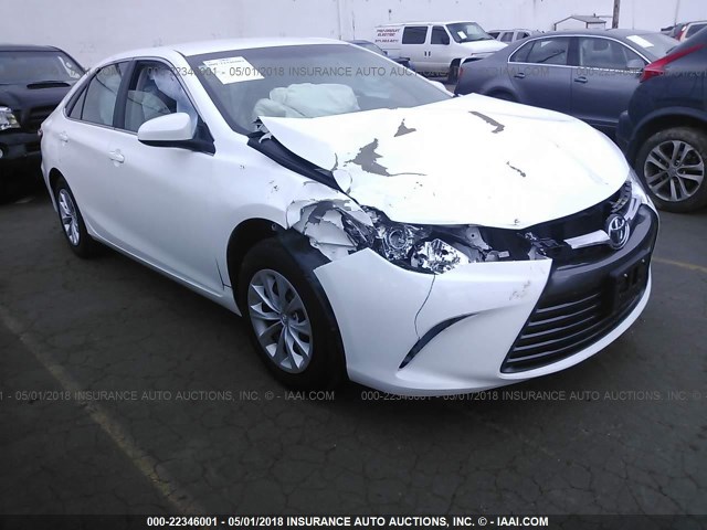 4T4BF1FK0FR445895 - 2015 TOYOTA CAMRY LE/XLE/SE/XSE WHITE photo 1