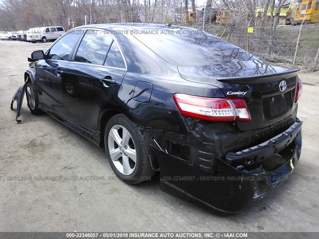 4T1BF3EK2BU665072 - 2011 TOYOTA CAMRY SE/LE/XLE BLACK photo 3