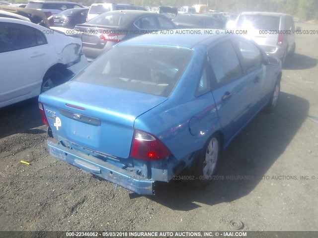 1FAFP34NX7W364470 - 2007 FORD FOCUS ZX4/S/SE/SES BLUE photo 4