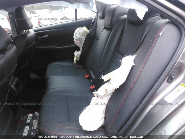 4T1BF1FK1HU412952 - 2017 TOYOTA CAMRY LE/XLE/SE/XSE ნაცრისფერი ფოტო 8