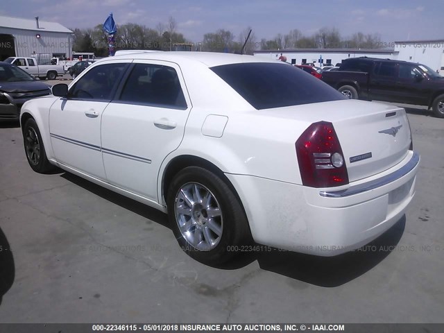 2C3KA33G88H193137 - 2008 CHRYSLER 300 LIMITED WHITE photo 3