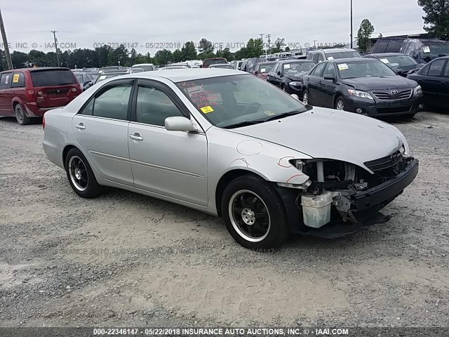 4T1BE32K92U091643 - 2002 TOYOTA CAMRY LE/XLE/SE ვერცხლისფერი ფოტო 1