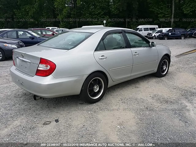 4T1BE32K92U091643 - 2002 TOYOTA CAMRY LE/XLE/SE ვერცხლისფერი ფოტო 4