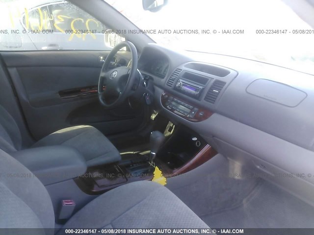 4T1BE32K92U091643 - 2002 TOYOTA CAMRY LE/XLE/SE ვერცხლისფერი ფოტო 5