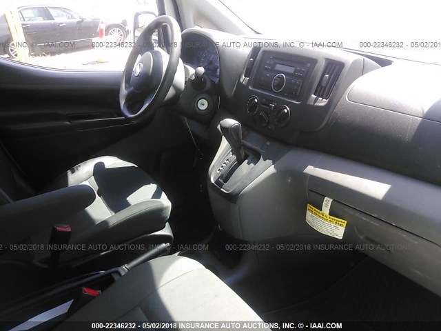 3N6CM0KN4FK736349 - 2015 NISSAN NV200 2.5S/2.5SV SILVER photo 5