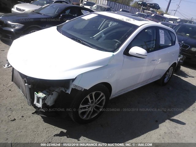 KNAFU5A28B5412066 - 2011 KIA FORTE EX WHITE photo 2