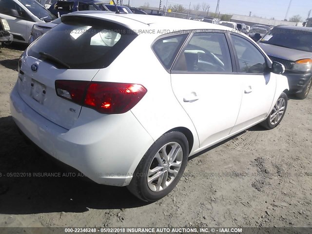 KNAFU5A28B5412066 - 2011 KIA FORTE EX WHITE photo 4