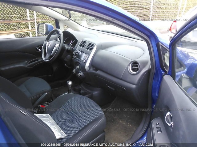 3N1CE2CP5EL388519 - 2014 NISSAN VERSA NOTE S/S PLUS/SV/SL BLUE photo 5