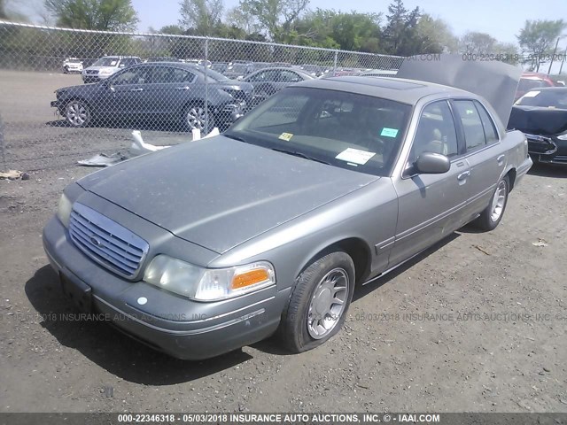 2FAFP74W8YX158540 - 2000 FORD CROWN VICTORIA LX GRAY photo 2